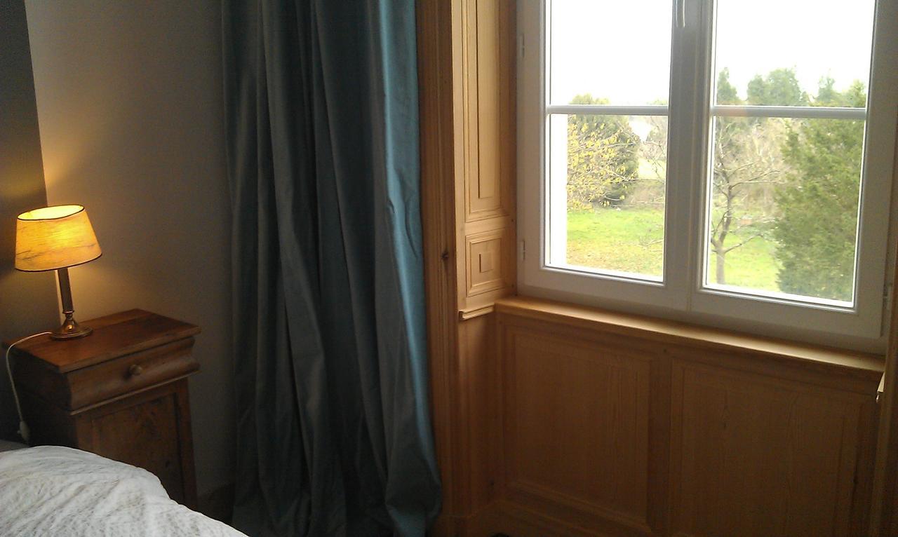 Bed and Breakfast Le Dojo Du Plessis Mareuil  Habitación foto